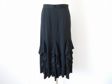 裾の嫌味のない豪華さが素敵な、伊太利屋のスカートを出張買取いたしました