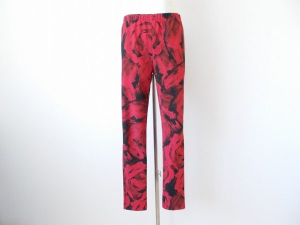 大胆なプリントで自分らしいエレガンスを表現、4298シズカコムロのパンツを宅配買取いたしました