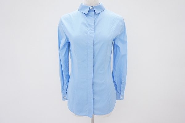 爽やかなブルーで好印象！プラダのシャツを宅配買取いたしました