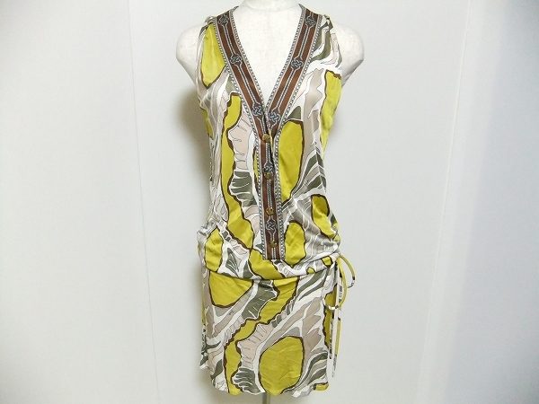 大胆なデザインでセクシーな雰囲気を醸し出す、エミリオプッチのワンピースを出張買取いたしました