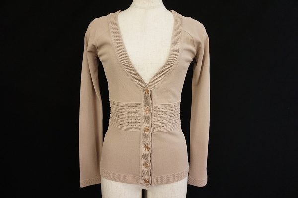 イタリアの美意識が光る、アレッサンドロデラクアのカーディガンを店頭預かり買取いたしました