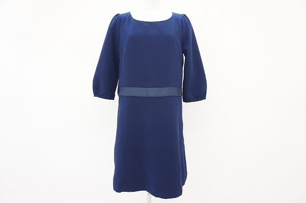 手首見せで華奢見え！深いブルーが素敵なナチュラルビューティーのワンピースを宅配買取いたしました