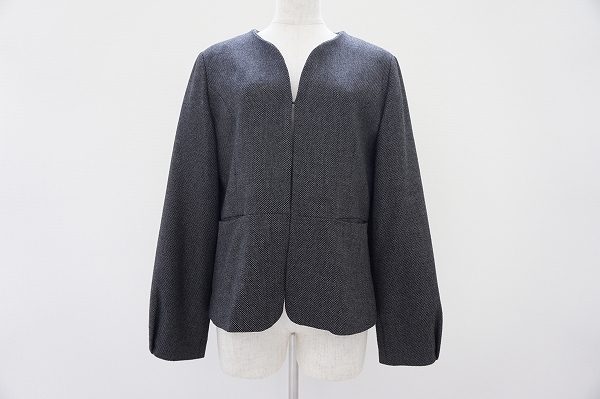 丸みのあるシルエットが女性らしいローラアシュレイ(LAURAASHLEY)のジャケットをお買取いたしました