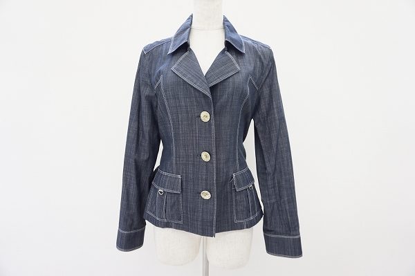 都会的な大人の女性を演出するラピーヌブランシュのジャケットを買取いたしました