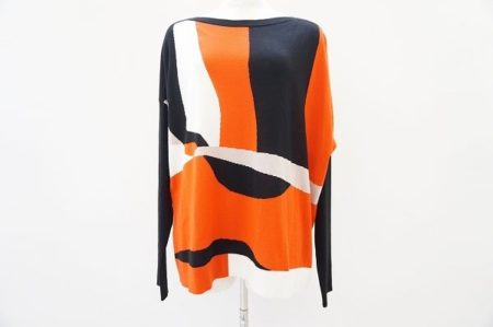 鮮やかな色使いが目を引くサルヴァトーレ・フェラガモのカットソーを買取いたしました