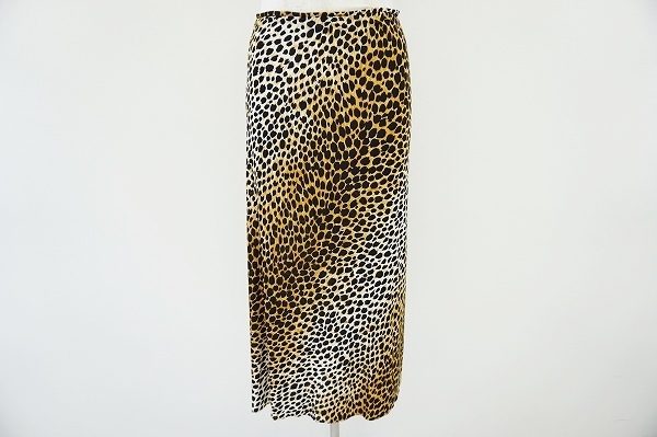大胆にデザインされたレオパード柄がエレガントなドルチェ&ガッバーナのスカートを買取いたしました