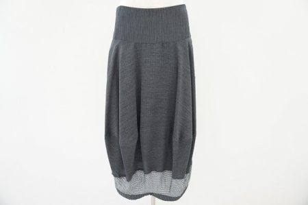 フェミニンでも着心地が快適！ピアヌラストゥーディオセンソユニコのスカートを宅配買取いたしました