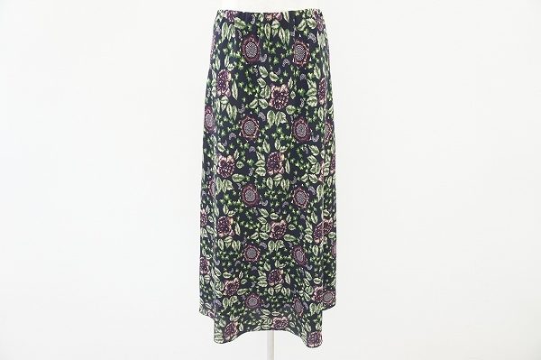 大人可愛くスタイリッシュなスタイルに。ローラアシュレイのスカートを出張買取いたしました