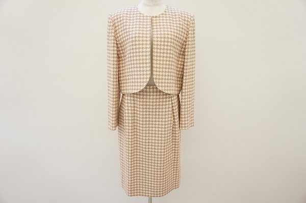 1着は持っていたい、ジュンアシダ(junashida)のセットアップスーツを買取しました