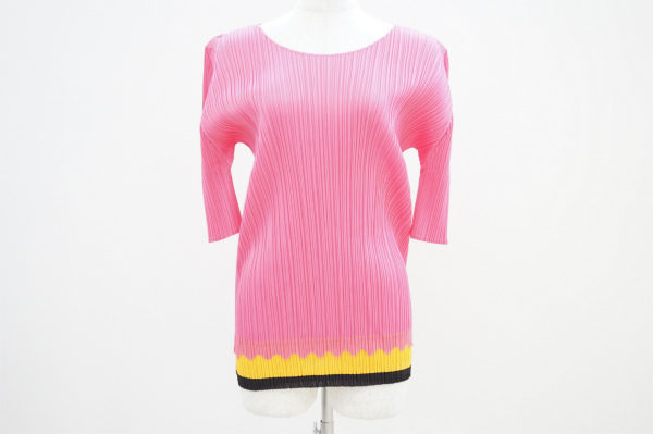 現代の女性に寄り添うオシャレで機能的なプリーツプリーズのカットソーを宅配買取いたしました