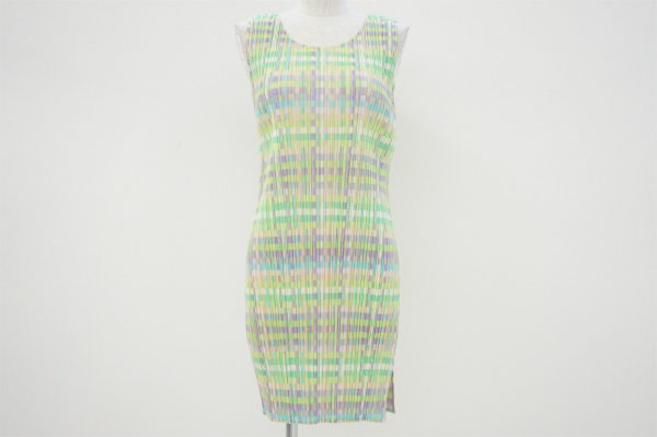 優しいお色味が女性らしいプリーツプリーズのチュニックを買取いたしました