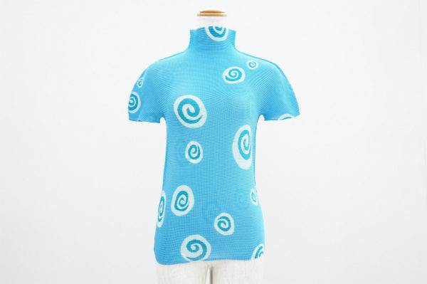 唯一無二のデザイン、ミーイッセイミヤケ(MEISSEYMIYAKE)のカットソーを買い取りました