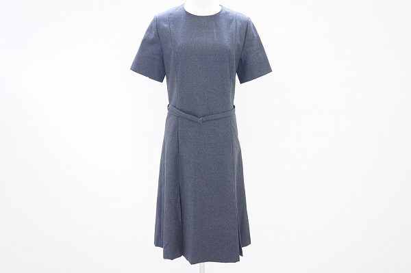 カシミヤを使用したシルエットが美しいマーガレット・ハウエルのワンピースを買取いたしました