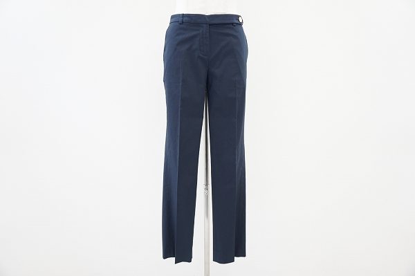 深い青とパキッとした生地がシックなトリーバーチのパンツをお買取いたしました