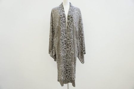 シースルーの生地にプリントされたレオパード柄が上品かつエレガントな伊太利屋のカーディガンを買取いたしました