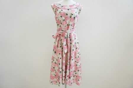 フェミニン感と優しさで溢れた、ローラアシュレイのワンピースを出張買取いたしました