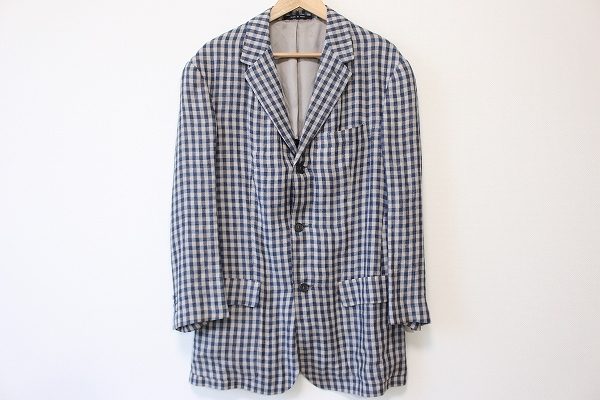 チェック柄で一点でも重ね着でも楽しめる、エンポリオアルマーニのリネンジャケットを出張買取いたしました