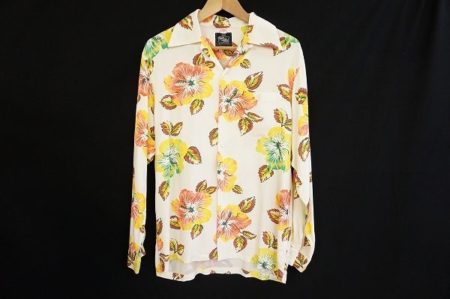 優しい色使いでさりげなく南国気分が盛り上がる、コナベイハワイの長袖アロハシャツを宅配買取いたしました