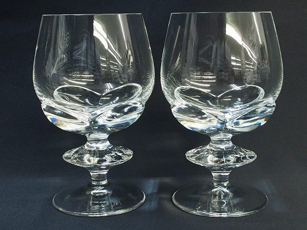 グラスを眺めながら優雅なひとときを。ラリックのワインペアグラスを出張買取いたしました