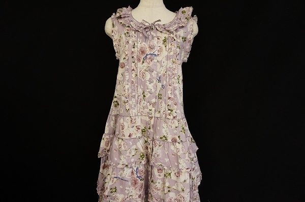 優雅で上品なフェミニンスタイルが決まる、ピンクハウスのワンピースを出張買取いたしました