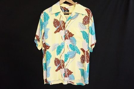 オシャレなカラーリングのコナベイハワイの半袖アロハシャツを出張買取いたしました