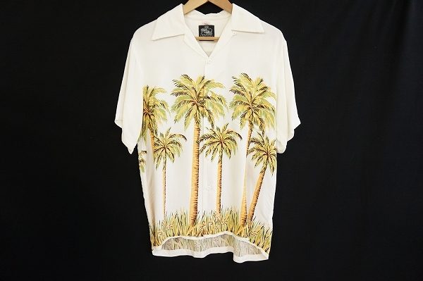 ヴィンテージスタイルがバッチリ決まる、コナベイハワイのパームスデザインアロハシャツを買取いたしました
