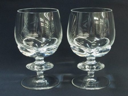 飲みながら煌きや艶やかさを堪能できる、ラリックのペアワイングラスを買取いたしました