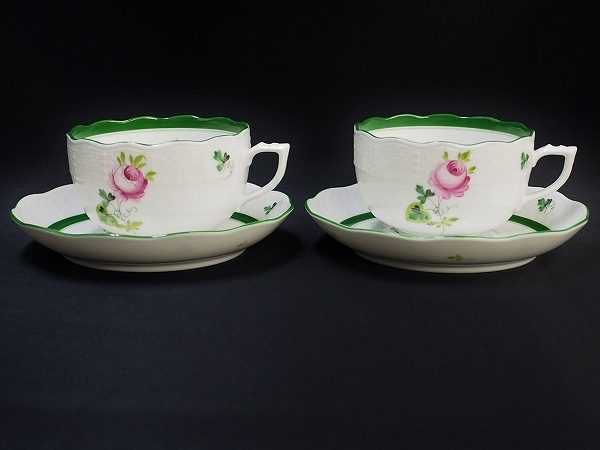 丁寧なハンドペイントを楽しみながらティータイムを。ヘレンドのカップアンドソーサーのペアセットを買取いたしました