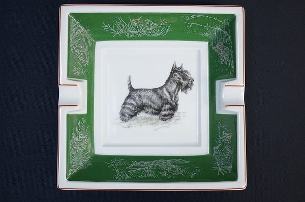 ナチュラルで様々な動物が印象的なエルメスのアッシュトレイを宅配買取いたしました