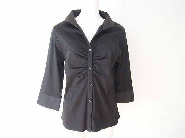ボタン位置やギャザーなどディティールへのこだわりで美しく見せるナラカミーチェのシャツを宅配買取いたしました