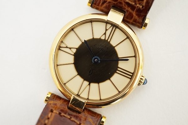 エレガントクラシックで美しい存在感を発揮するカルティエの腕時計を店頭預かり買取いたしました