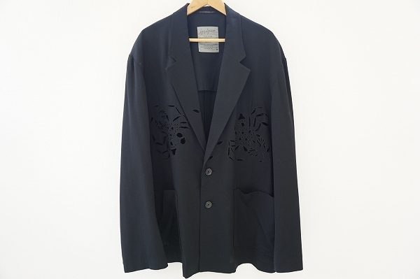 透かし柄がエレガントでインパクト大!ヨウジヤマモトプールオムのジャケットを宅配買取いたしました