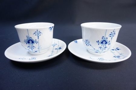 人気シリーズを日本の食卓にカジュアルに取り入れて。ロイヤルコペンハーゲンのブルーフルーテッドプレインの湯呑&プレート