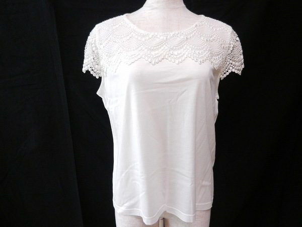 シンプルでも女性らしさを忘れないデザインのレリアンの半袖カットソーを宅配買取いたしました