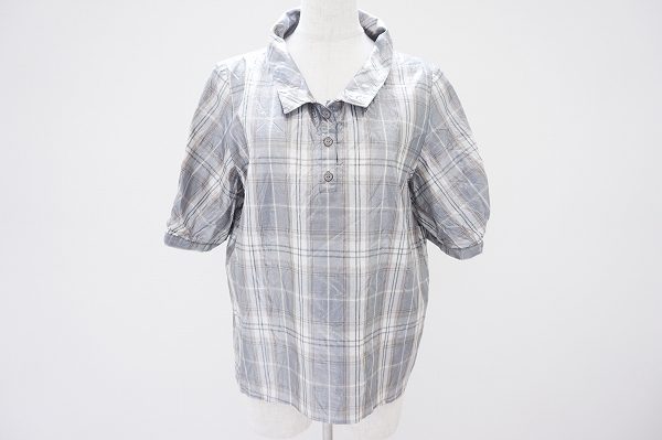 やさしいチェック柄が素敵なマックスマーラのブラウスを買い取りさせていただきました