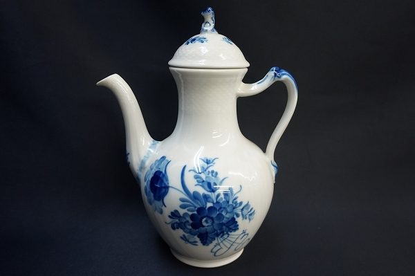 ロイヤルコペンハーゲン伝統のブルーフラワーのポットを買い取りました