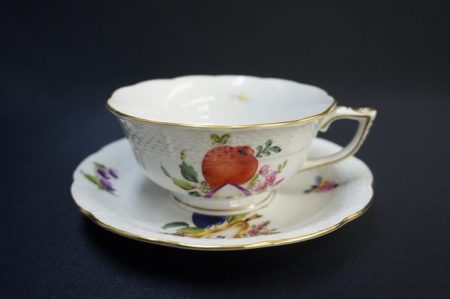 温かみあふれるデザインが素敵なヘレンドの陶磁器を買い取りました