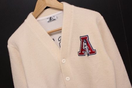 カレッジ感が可愛いヒステリックグラマーのメンズカーディガンを買い取りました