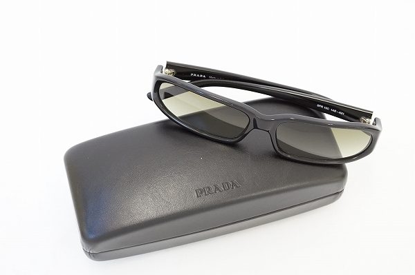すっきりしたデザインで使いやすいプラダのサングラスを買い取りました