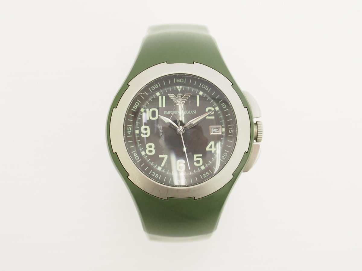 春の明るいファッションに合わせたい、エンポリオアルマーニの腕時計を宅配買取いたしました