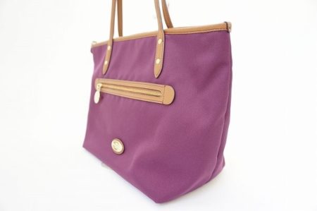 深みのあるワインカラーが素敵なコーチのトートバッグを買い取りました