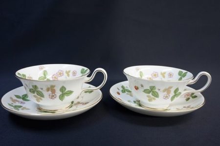 ウェッジウッドのカップ&ソーサー・ワイルドストロベリーを買い取りました