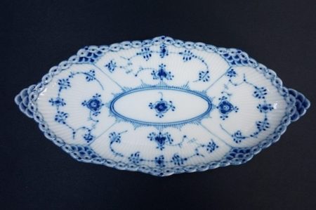 ロイヤルコペンハーゲンのブルーフルーテッドのオーバルプレート