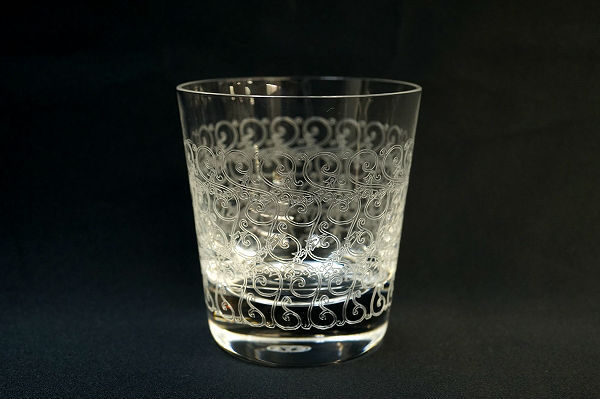 華麗な輝きを放ち、グラスの美しさをお酒とともに堪能できる、バカラのローハン タンブラーを出張買取いたしました