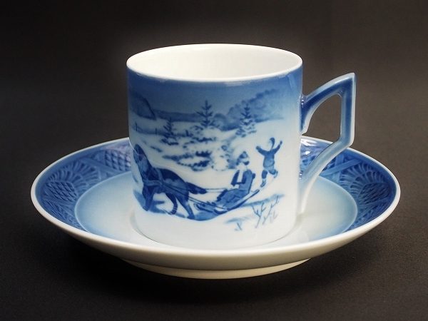 冬のほっこりする情景が思い浮かぶ、ロイヤルコペンハーゲンのカップ&ソーサーを出張買取いたしました
