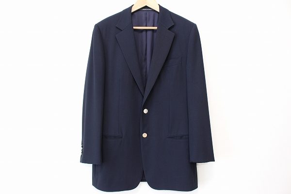 素材の良さが光るグッチのメンズジャケットを買い取らせていただきました