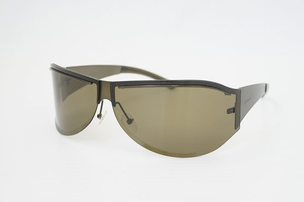 フォルムが美しいグッチのメンズ用サングラスを買い取りました