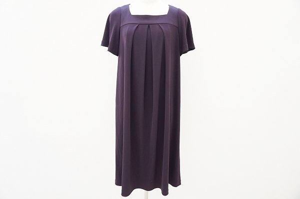 シルエットの美しさが際立つシビラのワンピースを買い取りさせていただきました