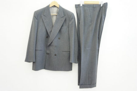 スタイリッシュさを高めてくれるヘルノのスーツを買取ました