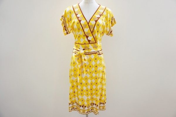 鮮やかな色合いが美しいダイアンの幾何学模様ドレスを買い取りました